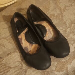 Born Black Ballet Flats
